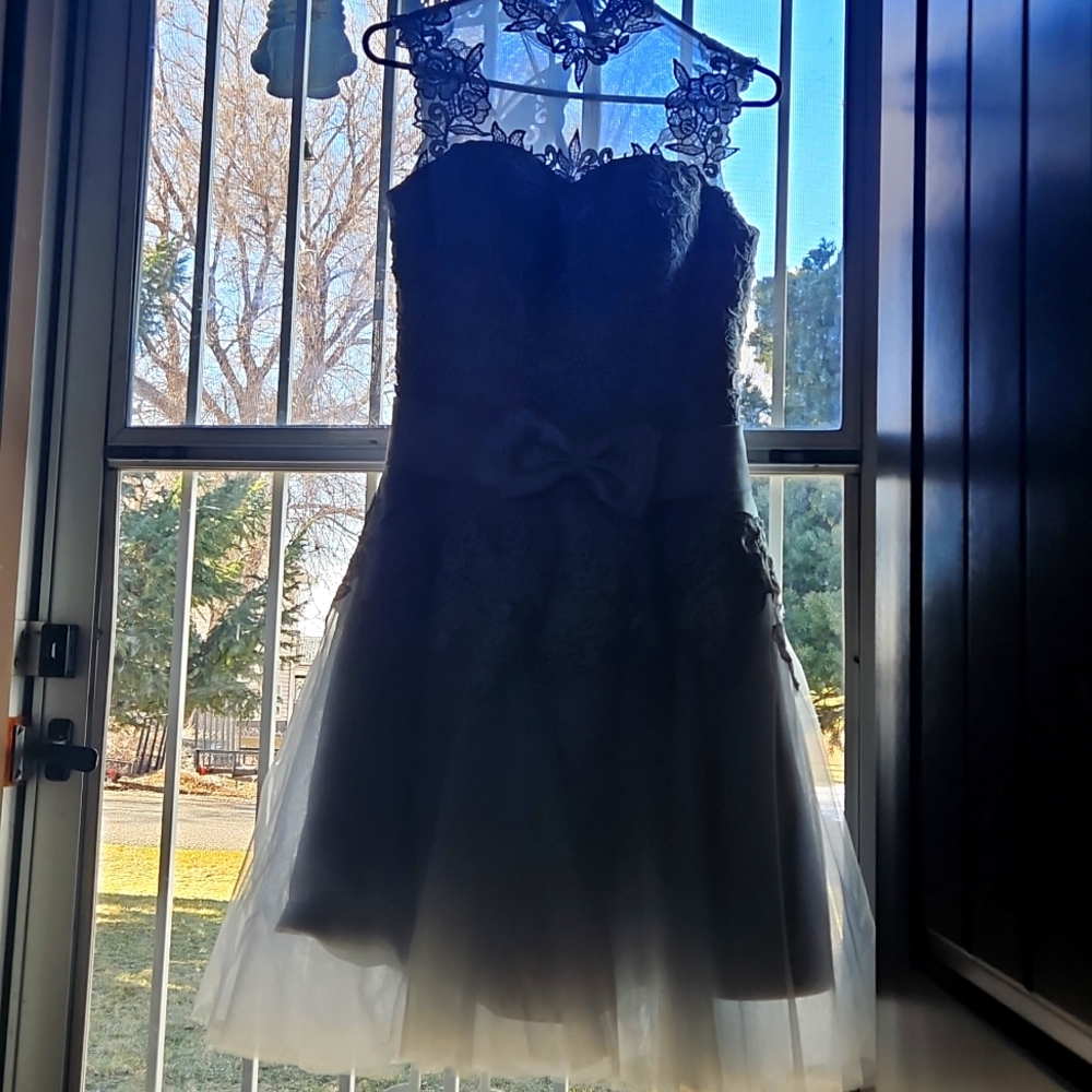 bridess silver size 4 with flower laces with a big a bow